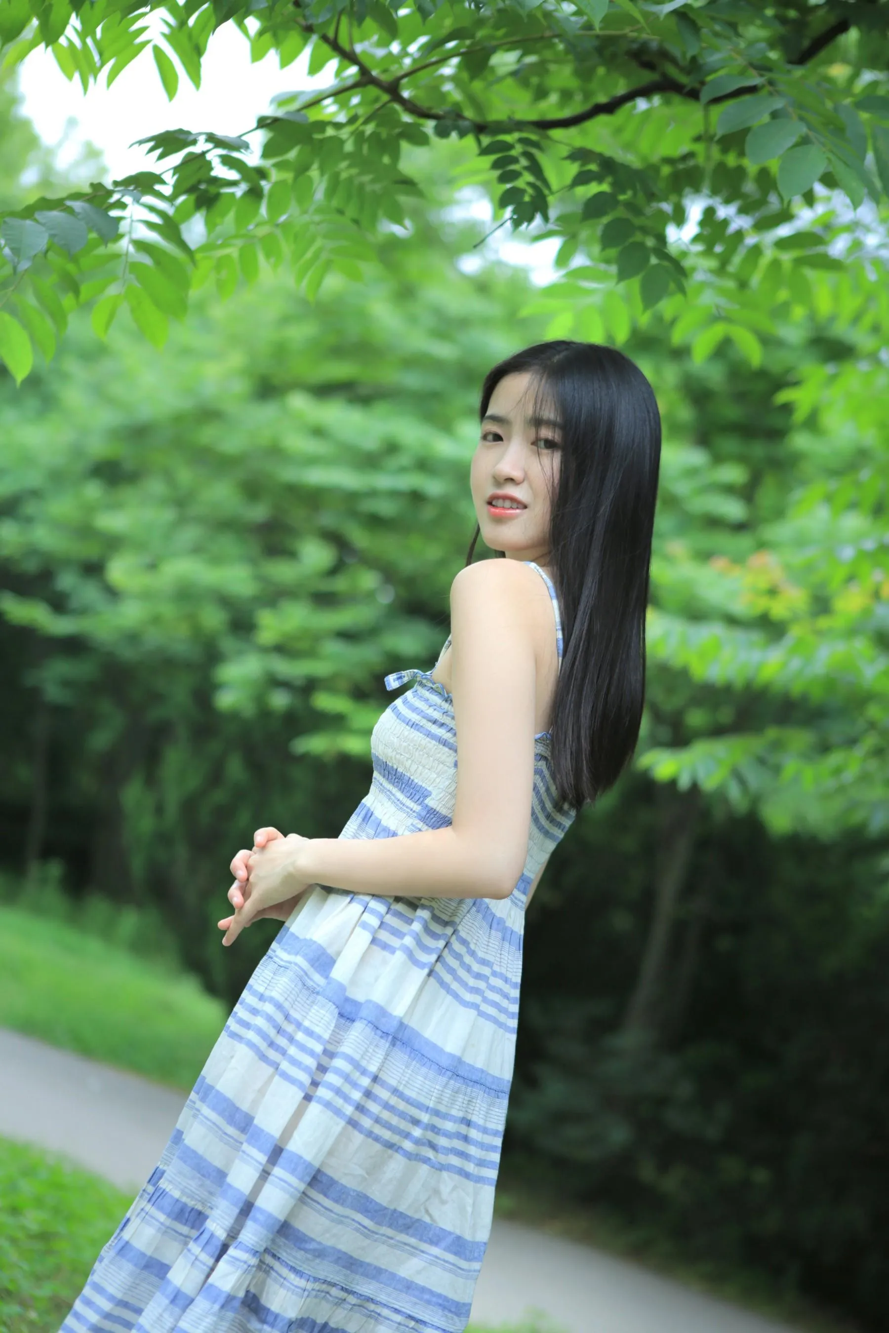 [YITUYU艺图语]2022.07.07 Hatsukio 小草草呀 [35P]插图